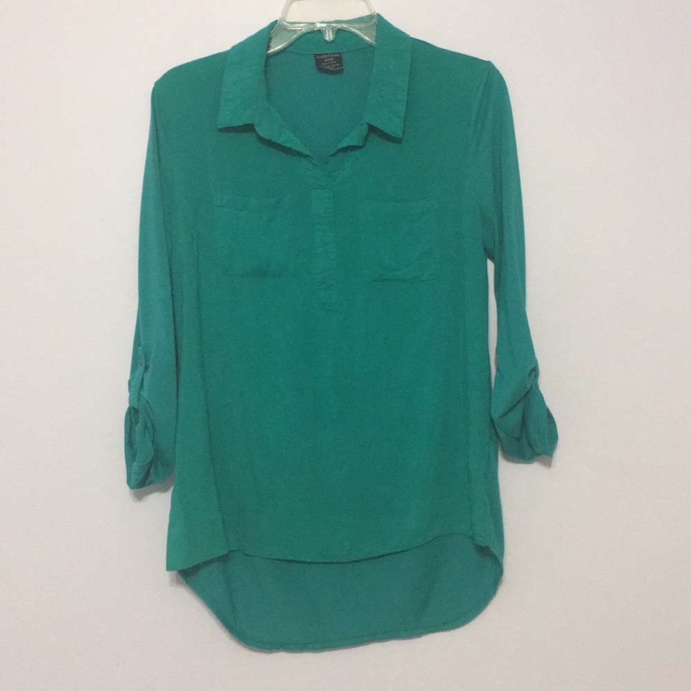 Blue-green colored, 3 quarter length sleeve shirt